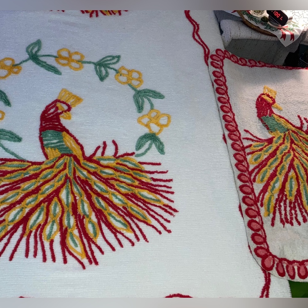 Stunning Vintage Chenille Peacock design
bedspread w/ MATCHING RUG!
Like new - Picture 4 of 4